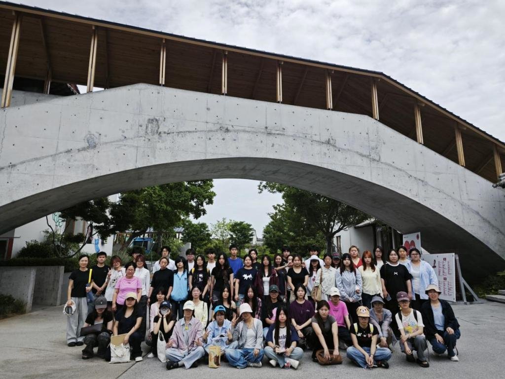 校企协同育人才——环境设计专业《特色建筑与环境测绘》实践课走进洛阳魏坡古民居